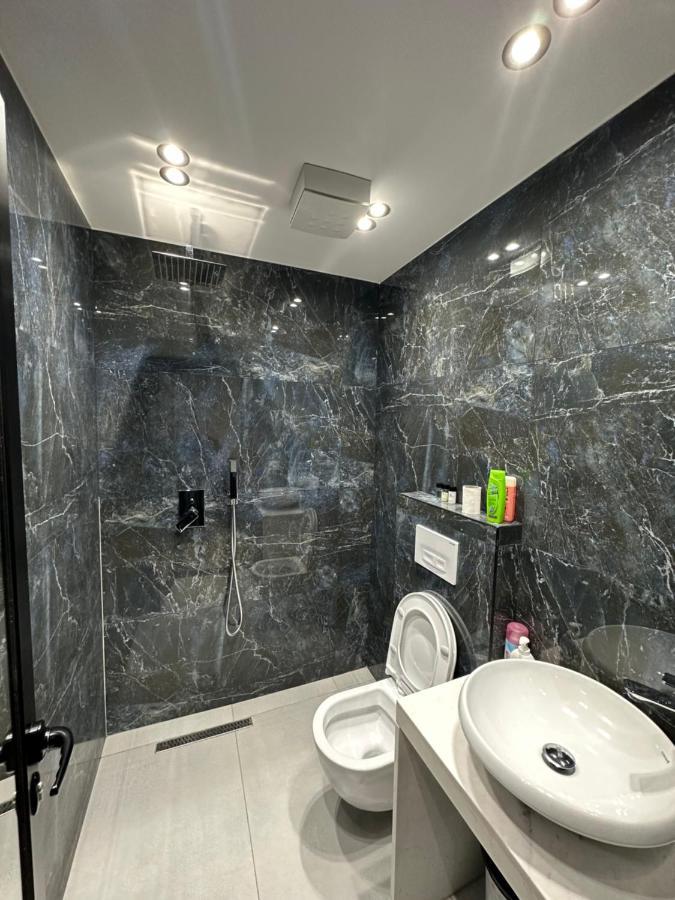 Cozystayapartments By Flow Tirana Exterior photo
